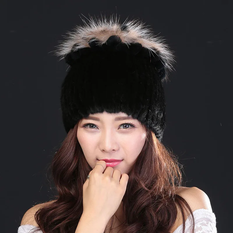 Головные уборы для женщин. Необычные шапки женские. Бурятская шапка женская. Модные шапки. Шапка серая.