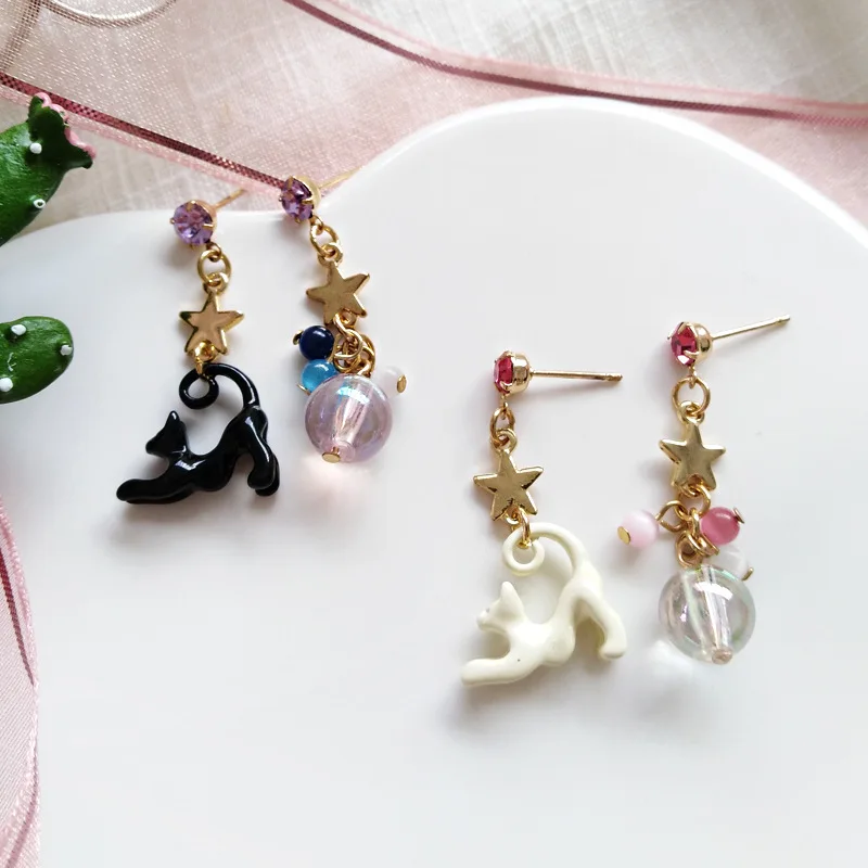 

Funny Cute White Cats Asymmetric Colorful Cubic Zircon Short Dangle Earrings for Women Gold-color Star Bubble Drop Earrings