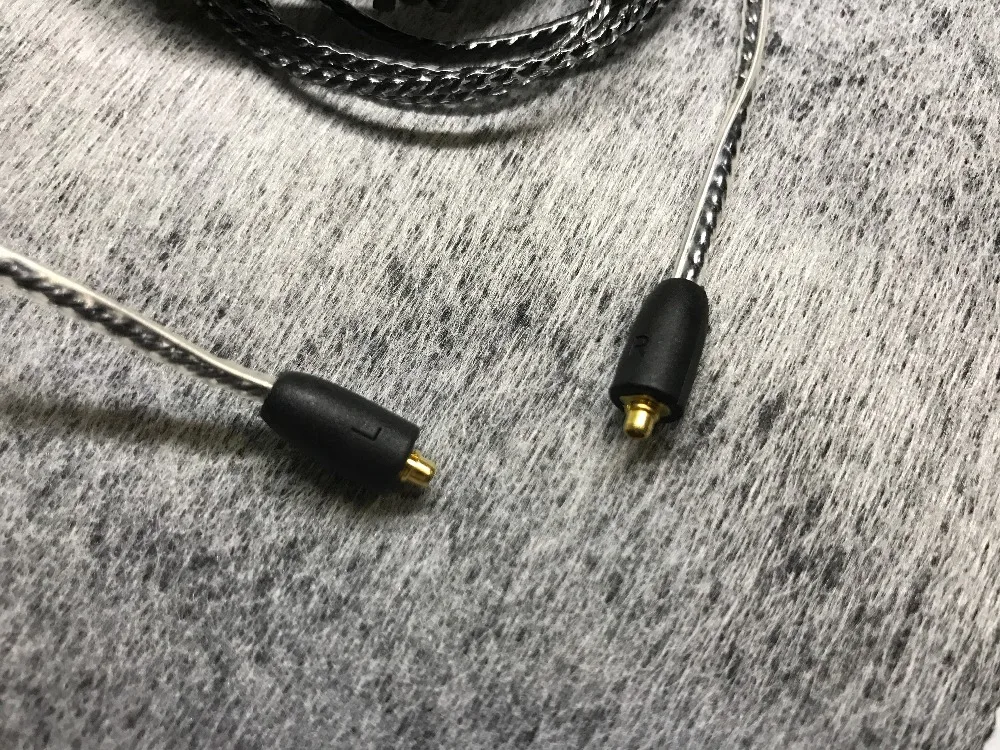 

MOXPAD original wire can be applied to X6 and X9 MMCX interface earphone cables 3.5mm Music wire set