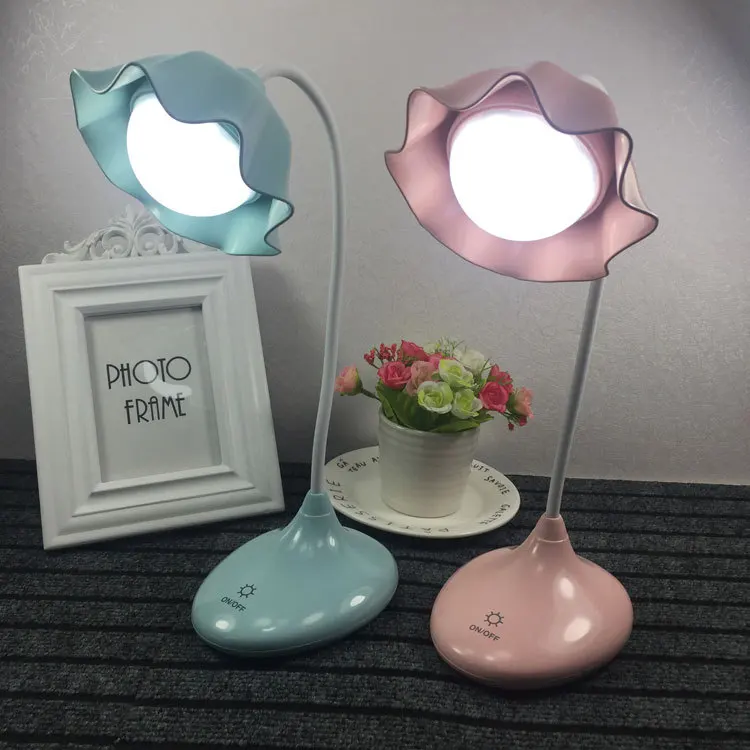 sara desk lamp