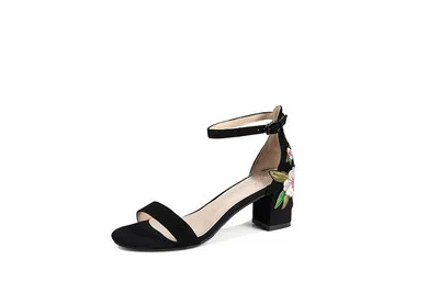 

2019 new leather open toe matte high school with thick with sandals female large size national wind word buckle flower women's s
