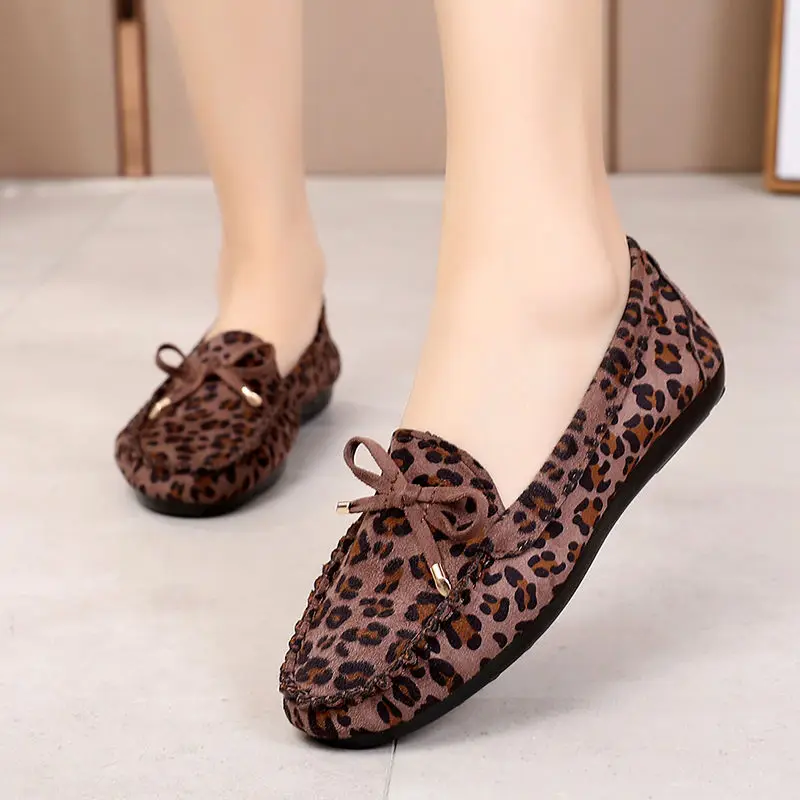 

YOUBROER Women's Spring And Autumn Flannelette Single Shoes Students' Casual Light Flats Maternity Shoes Leopard Print Shoe