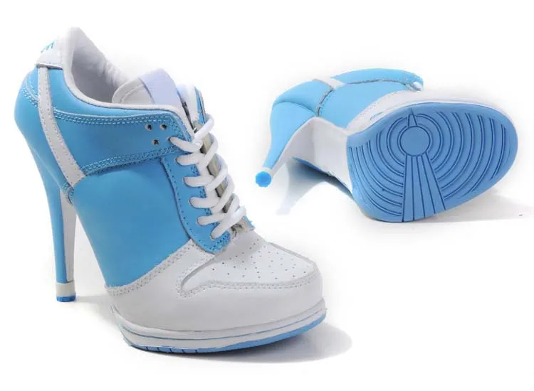 sneaker pumps