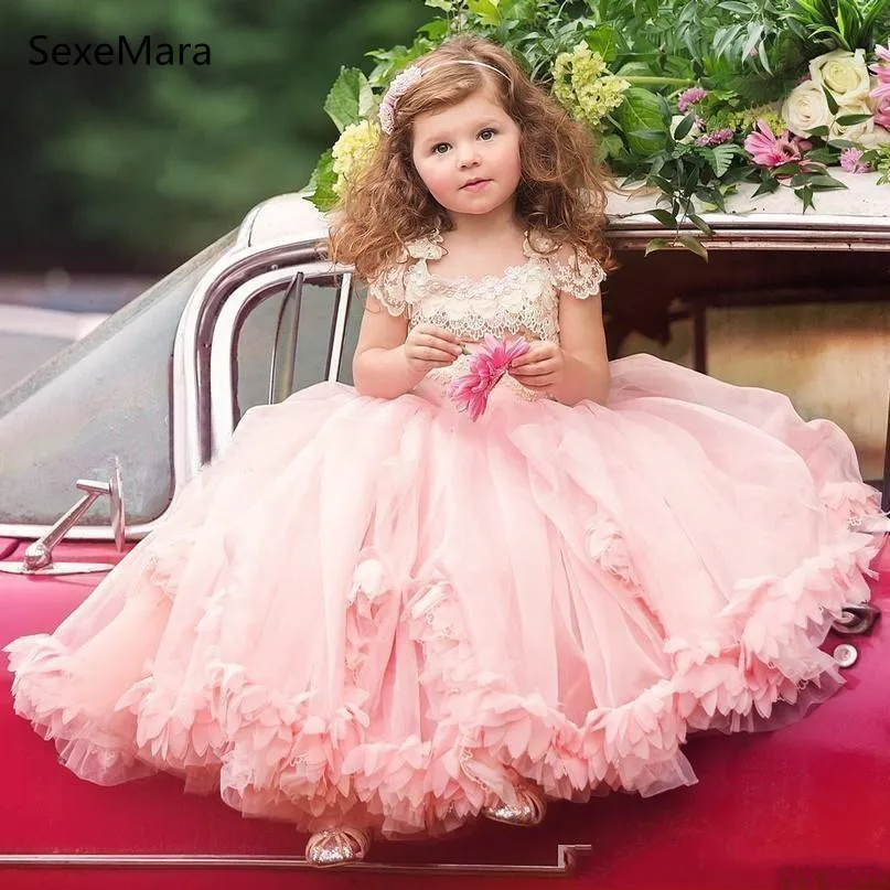 Leuke Roze Gezwollen Tule Bloem Meisje Jurken met Kapmouwtjes Applicaties Ruches Bloemen Kids Birthday Party Dress Pageant Jurk Leuke Roze Gezwollen Tule Bloem Meisje Jurken met Kapmouwtjes Applicaties Ruches Bloemen Kids Birthday Party Dress Pageant Jurk