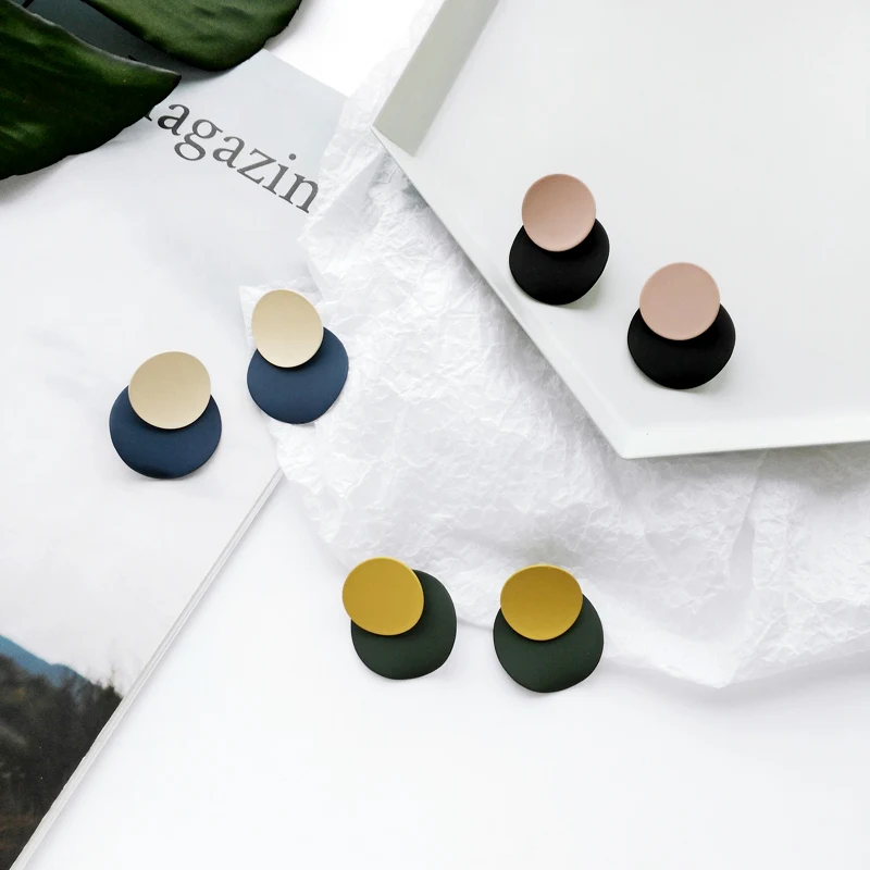 

Geometric earrings with delicate circular fashion stud earrings eardrop ms contracted earrings earrings female temperament