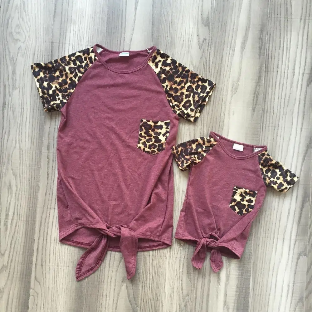 Летняя детская одежда для маленьких девочек эксклюзивная футболка с короткими рукавами, серая футболка с леопардовым принтом и карманом для всей семьи
