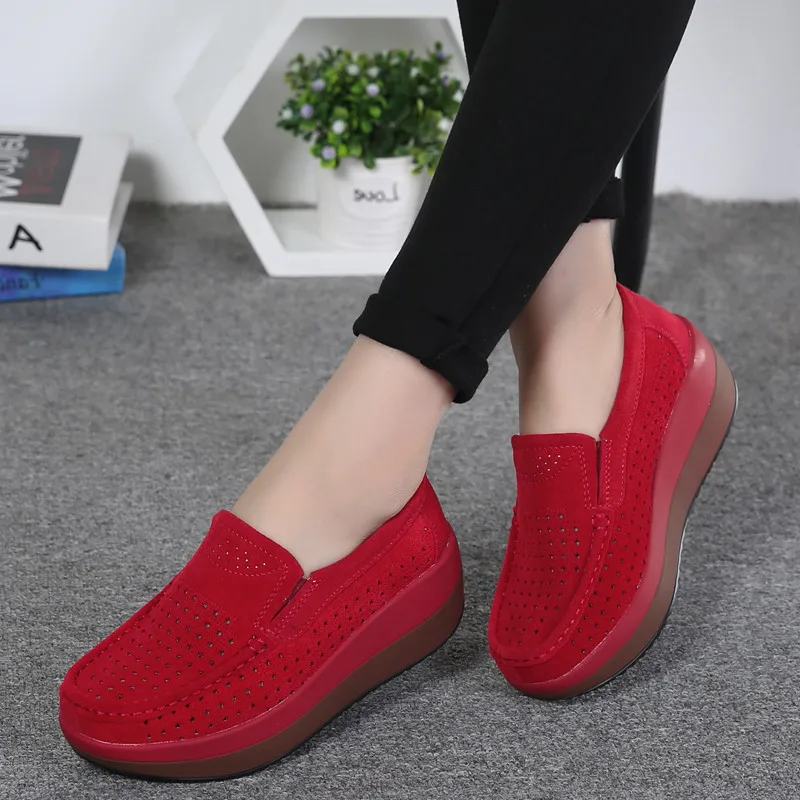 Женская Повседневная обувь без шнуровки на плоской подошве; коллекция года; осенние женские лоферы на плоской подошве; женские замшевые туфли с полым шипы на подошвах мокасин - Цвет: 3213-1 Red