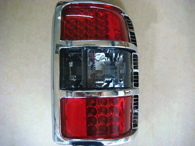 EOsuns задний светильник, задний фонарь внутренний для Mitsubishi pajero V31 V32 V43 V45 - Color: red black L side