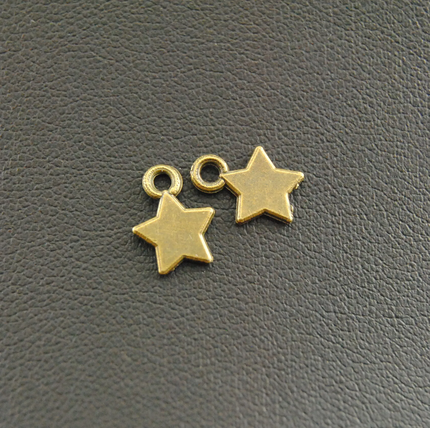 

20pcs Antique Bronze Star Charms Pendant, Drop Double Side 8mm metal charms for jewelry making A1015
