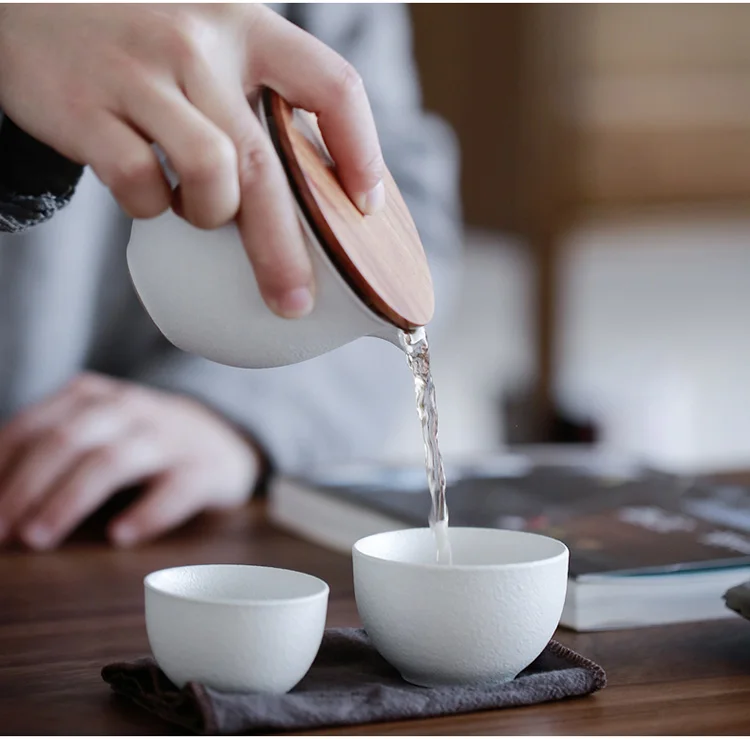 TANGPIN Японский керамический заварочный чайник с 2 чашками gaiwan чайные наборы портативный чайный набор для Путешествия Посуда для напитков