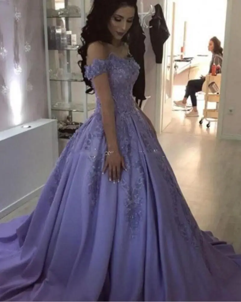 

Top quality Ball Gown Off The Shoulder Quinceanera Dresses Sweep Train Lilac Satin Appliques Sequined vestidos de 15