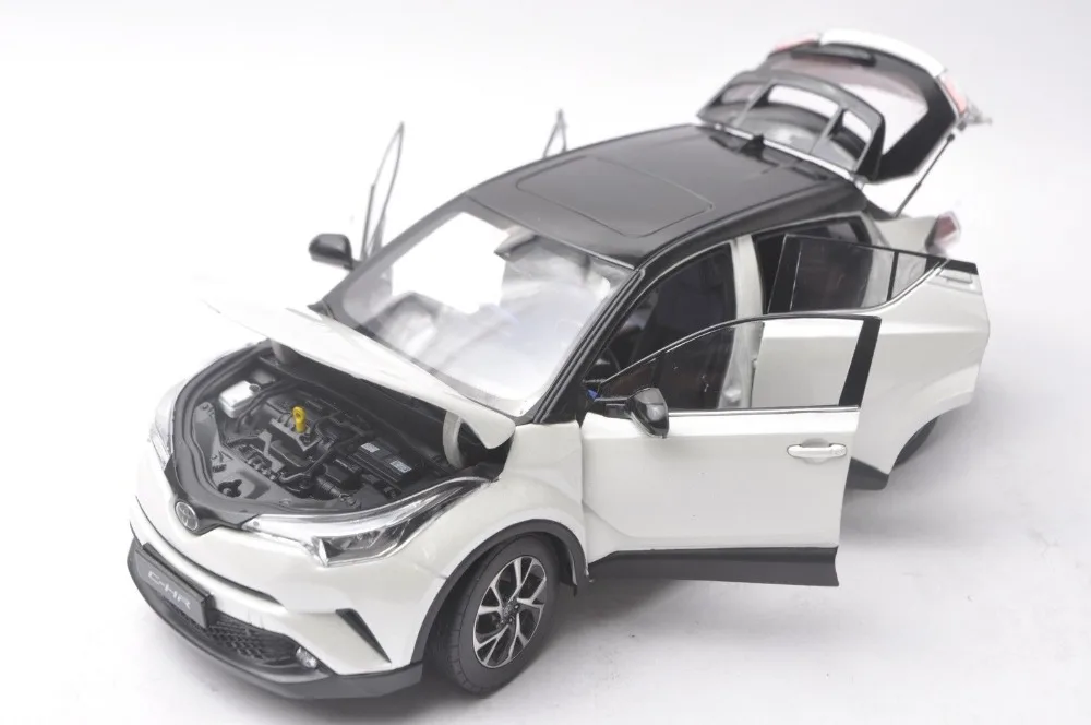 1:18 литая под давлением модель для Toyota C HR 2017 белая и черная крыша Игрушечная