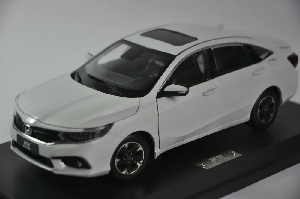 

1:18 Diecast Model for Honda Envix 2019 White Sedan Alloy Toy Car Miniature Collection Gifts