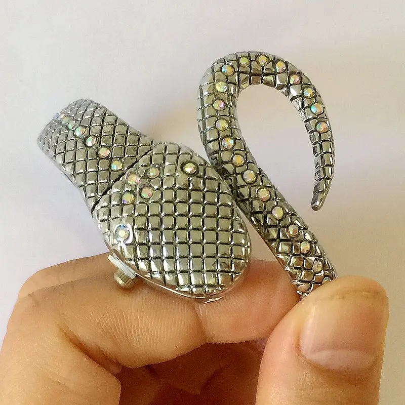 

G&D women Watches women top famous Brand Unique Fashion Quartz Watch women Ladies Snake Shaped Bracelet Watch Bangle Diamond