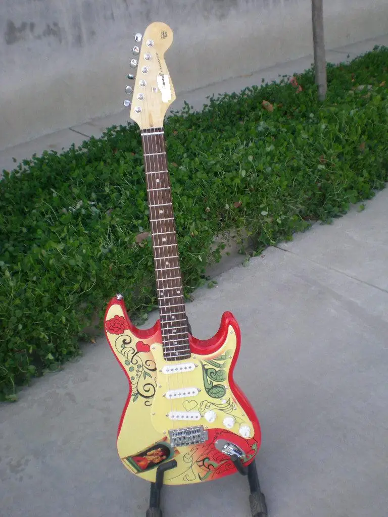 2015 Excellent Chinese electric guitar, a traditional timber, 22 fret