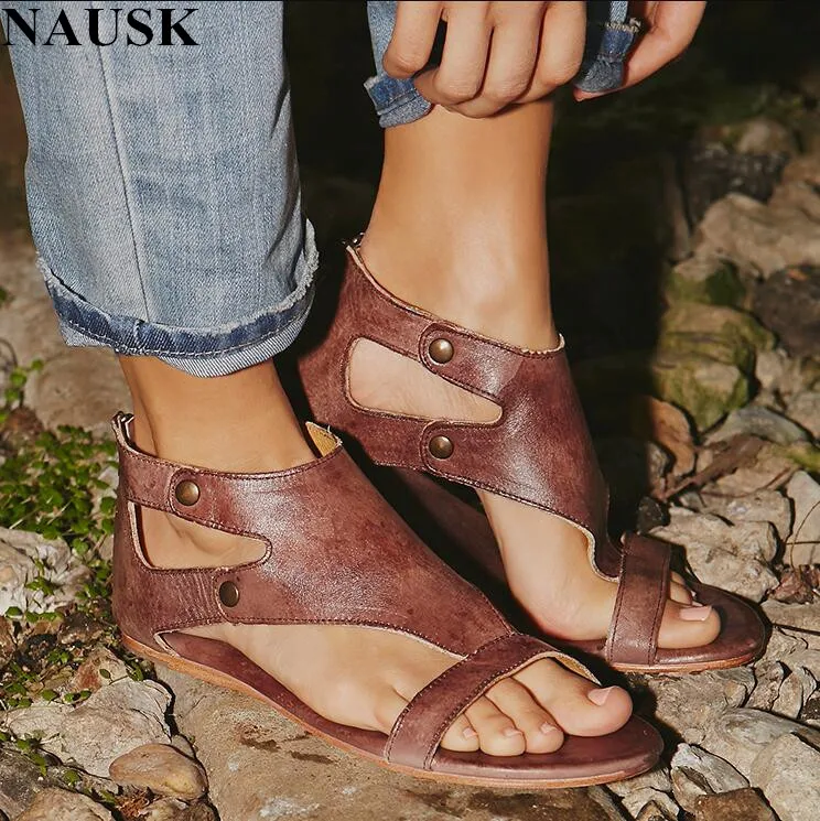 

AGUTZM 2019 Summer Fashion Women Sandals Flats Cork Gladiator Beach Shoes Rivet Sandals Zapatos Mujer Sandalias Plus Size 42