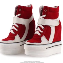 Г., Новое поступление, осенняя повседневная обувь с высоким берцем на танкетке женские ботинки из замши, увеличивающие рост