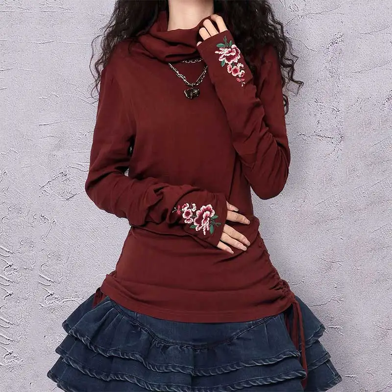 Tanie ARTKA jesień damska koszulka z golfem haftowany T Shirt Vintage bluzki damskie z rękawiczkami 2018 bawełniana koszulka Femme T110056Q