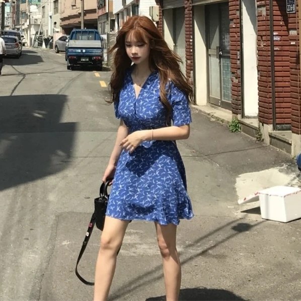 2019 الصيف البسيطة فساتين الساخن النساء Preppy نمط الفتيات لطيف الحلو V الرقبة اللباس الأزرق الأزهار طباعة الشيفون شاطئ فستان مناسبات