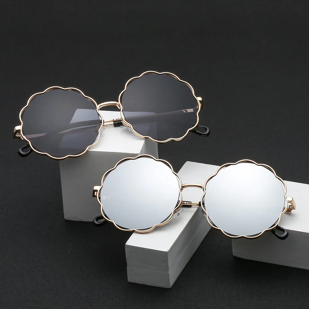 2019 NEW arrival Flower shape women sunglasses Gradient lens Vintage