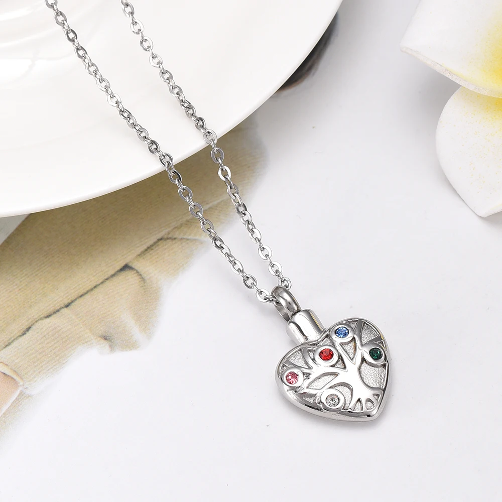 Heart-Shaped Necklace Image 2