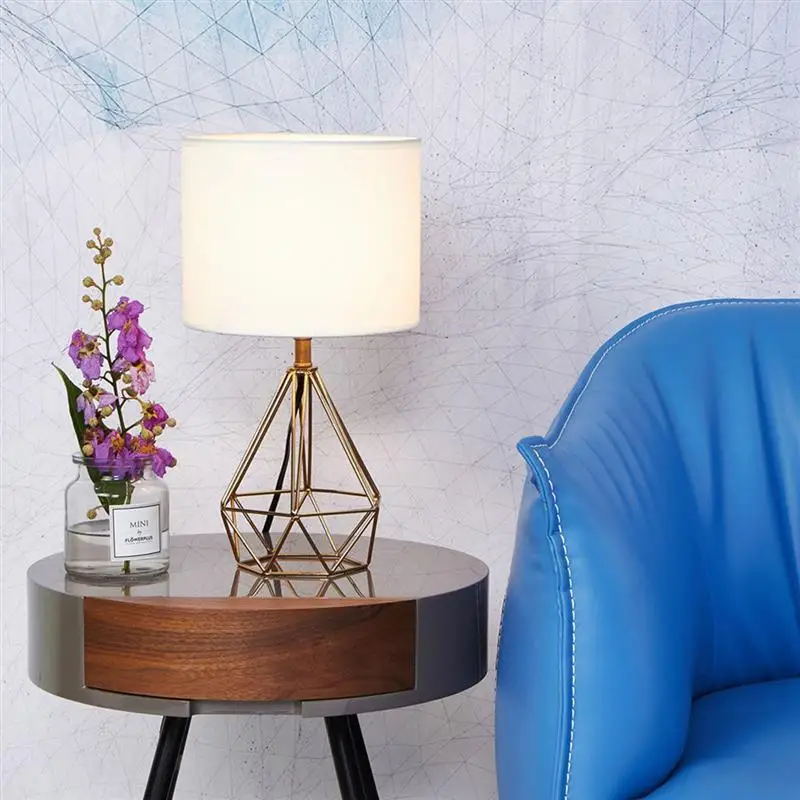 

Modern Simplicity Bedside Table Lamp Wrought Iron Diamond Hollow Out Base Desk Lamp Bedroom Living Room Reading Lamp