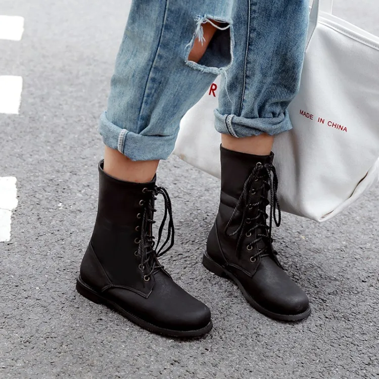 

Big Size11 12 13 14 15 16 17 18 19Round-headed, thick-heeled, low-heeled front lace, cross-strapped, short-barreled Martin boots