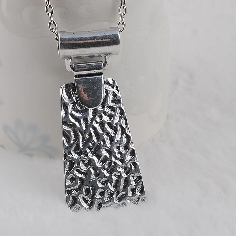 PENDANT-039