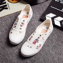 2017 women canvas shoes fashion casual shoes female lazy pedal floral shoes summer breathable flat brand shoes white,blue