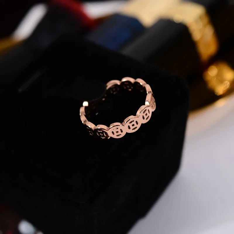 

YUN RUO 2018 New Fashion Money Drawing Coin Ring Rose Gold Color Woman Gift Party Titanium Steel Jewelry Top Quality Not Fade