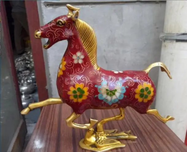 

A horse sculpture originally designed for home office decoration