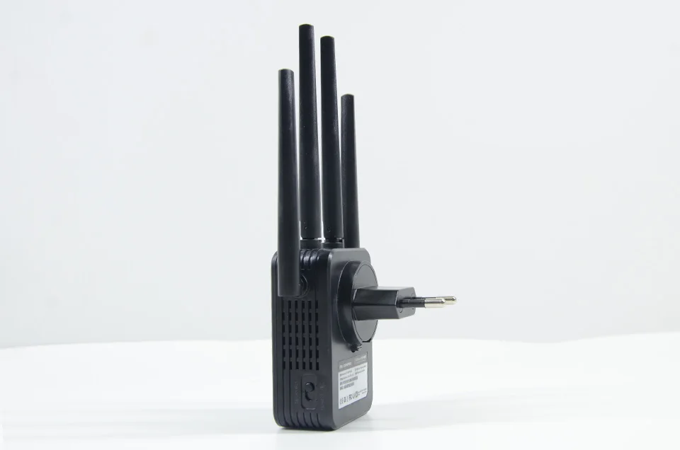 Comfast CF-WR754AC 1200Mbps Home Wireless N Router Wifi Repeater 5Ghz Long Wi fi Range Extender Booster 4*2dbi Antenna Amplifier Comfast CF-WR754AC 1200Mbps Home Wireless N Router Wifi Repeater 5Ghz Long Wi fi Range Extender Booster 4*2dbi Antenna Amplifier