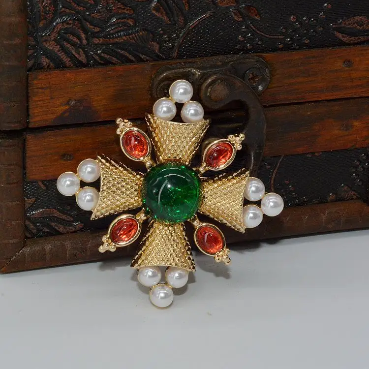 

LISM New Design Cross Vintage Barque Brooch Pin Pupular Antique Jewelry For Women Gift