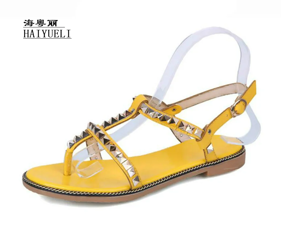 

The New Fashion Rivet Flats Shoes Women Sandals Women Comfortable Casual Shoes