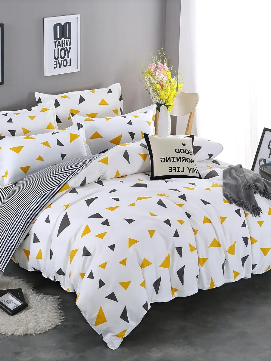 

4 Pcs Bedclothes Set Elegant Geometric Triangle Pattern Supple Bedsheet Set