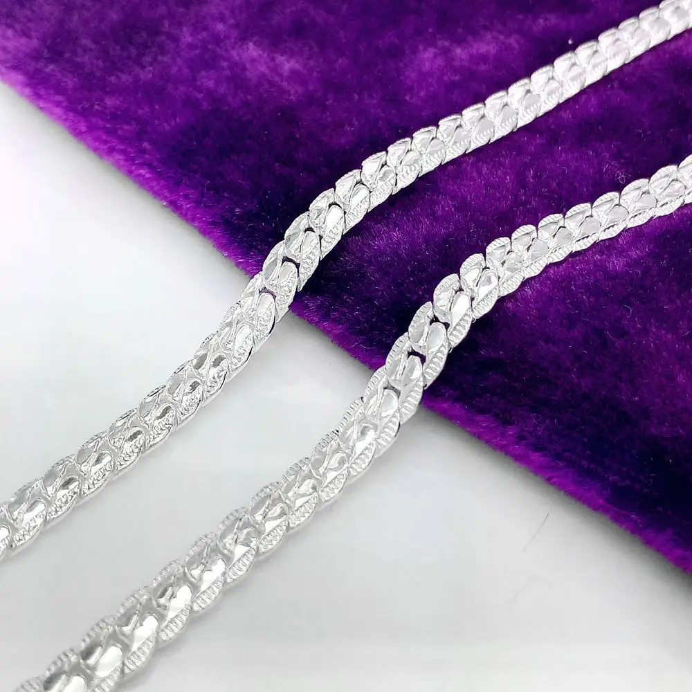 2722055443_1917884442