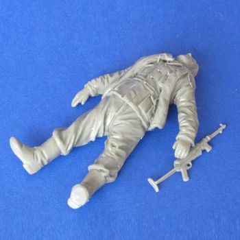 

1/35 Resin Figure Soldier Model 90 Wounded Soldiers Lie