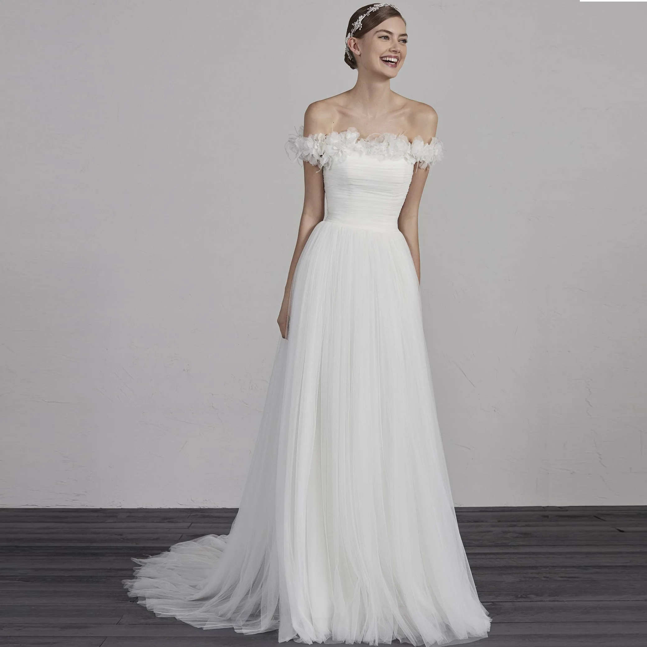

White Wedding Dress Tulle A Line Bridal Gown Off The Shoulder Flowers Plests Wedding Dresses abiti da sposa