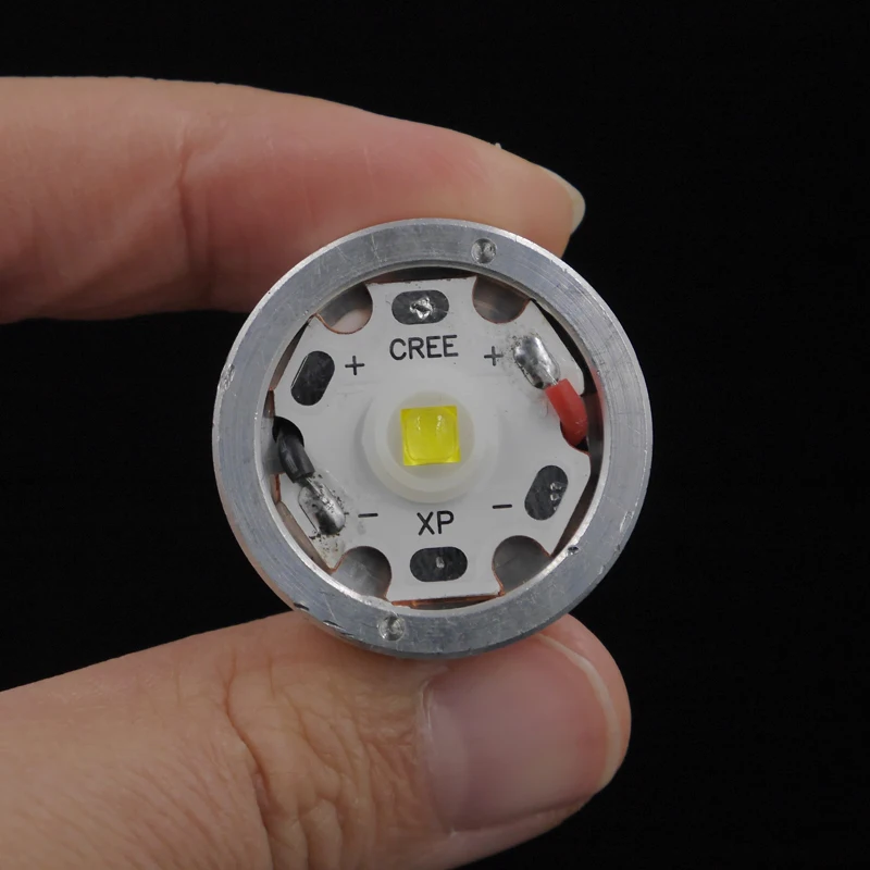 C8 Cree XP-L2 V5 (2)