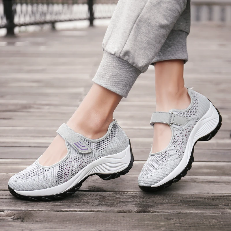 

Plus Sport Shoes Women Outdoor Comfortable Jogging Shoes Ladies Height Increase Fitness Shoes Platform Knitting Sneakers Mujer