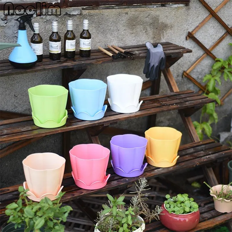 

Plastic Hanging Self-priming Flower Pot Colorful Concise Green Planting Big Size Flower Pot Home Balcony Wall Decoration