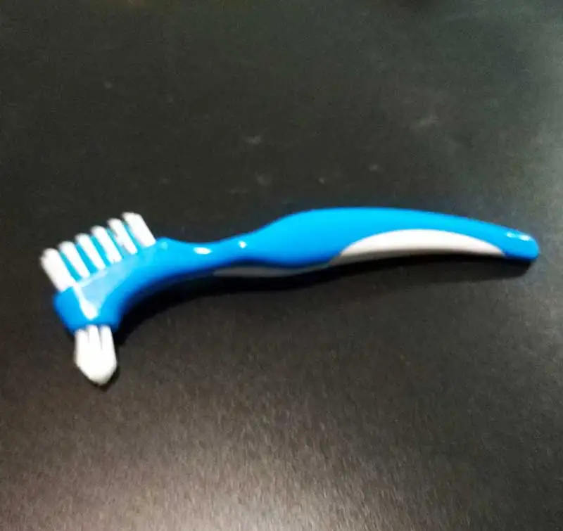 newdenturetoothbrush.L.800