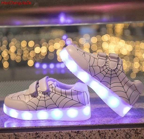 Европейские 22-35 модные светящиеся кроссовки USB зарядка Led мультфильм Человек-паук детская обувь для мальчиков и девочек светящиеся теннисные Детские светящиеся кроссовки