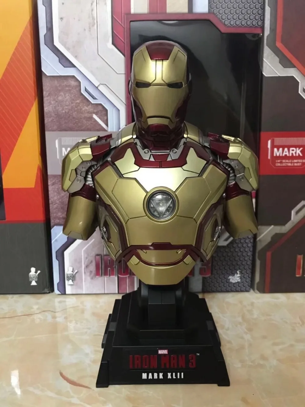 

HOT DC Marvel Anime 23cm Iron Man 3 MK42 1/4 Scale Limited Edition Action Figure Model Toy Collection Gifts with LED Light