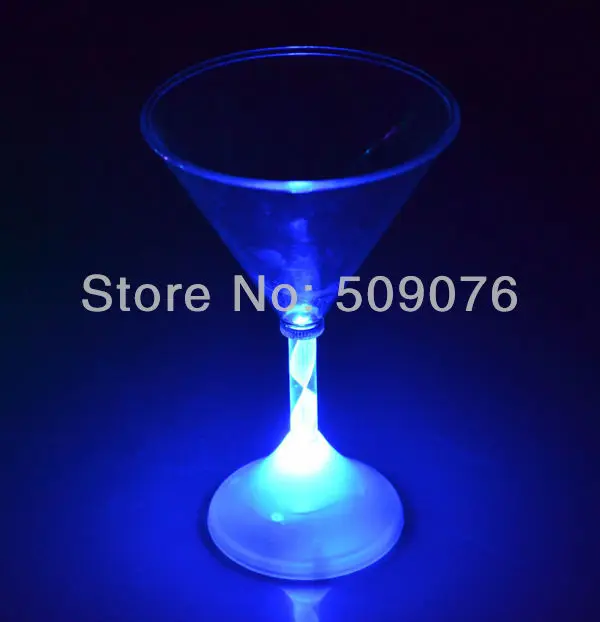 

Free shipping 24pcs/lot LED Light Up BLINKING MARTINI COCKTAIL GLASS Color Flashing Tiki Bar Party Drink