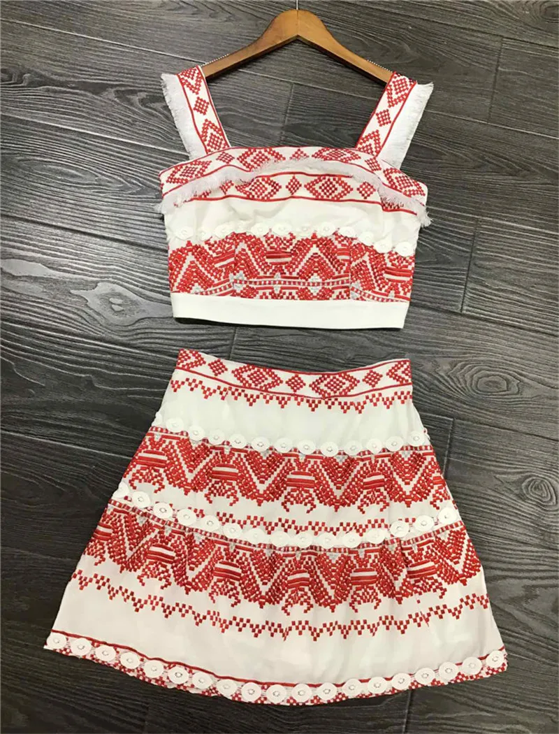 Runway Designer Floral Printed Two Piece Set 2019 Summer Sweet White Embroidery Patchwork Top Short 2 piece outfits women (5)
