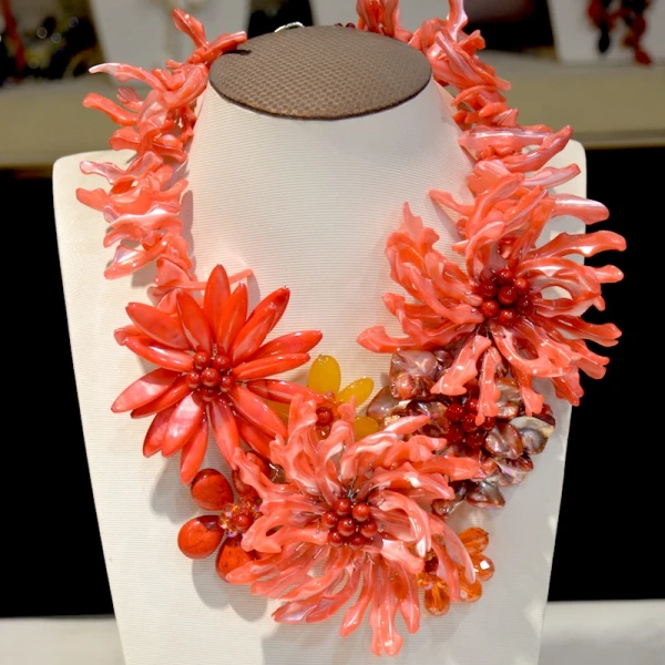 Новая мода голубой бирюзовый красный коралл цветок Цепочки и ожерелья Bijoux роковой дамы ожерелье для вечеринки