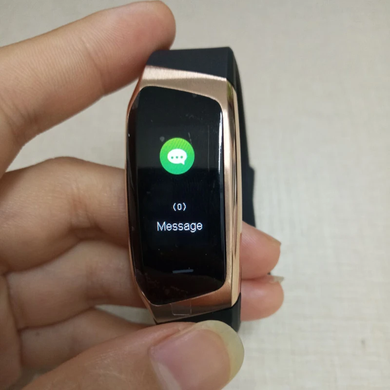 

e18 smart band