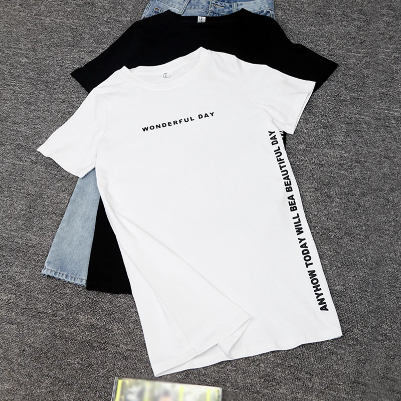 Женская Повседневная летняя футболка большого размера, длинная футболка с надписями, топы с разрезом, черные белые корейские рубашки, модная длинная футболка