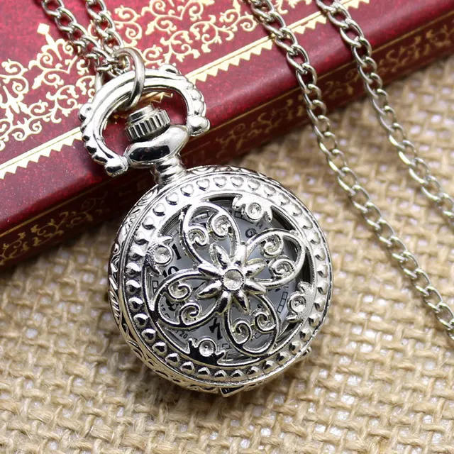 Beautiful Bow-Knot Rosette Hollow Vintage Silver Pocket Watch Gift for Men and W Beautiful Bow-Knot Rosette Hollow Vintage Silver Pocket Watch Gift for Men and W